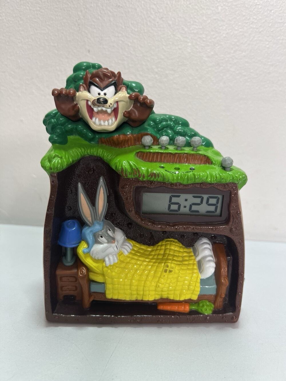 Vintage 1997 Warner Bros Looney Tunes Taz & Bugs Bunny Alarm Clock